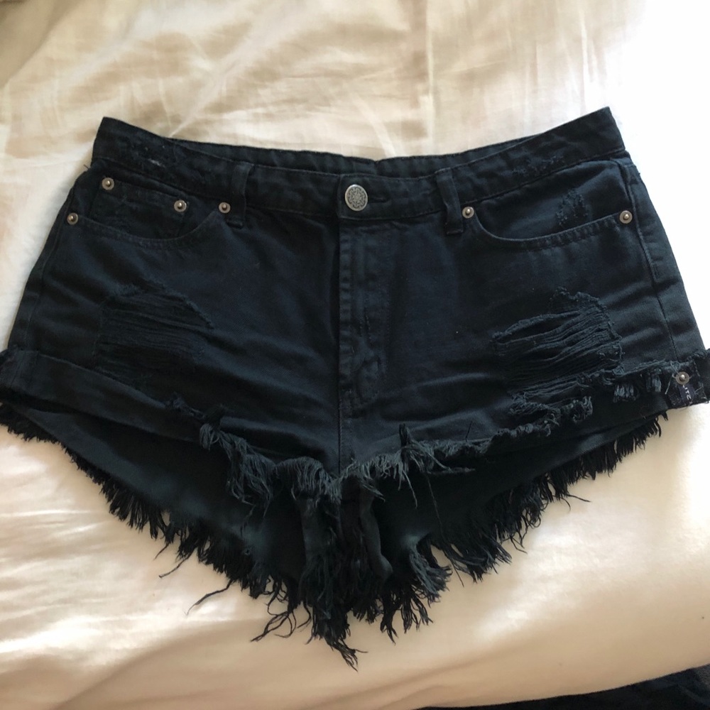 distressed black jean shorts